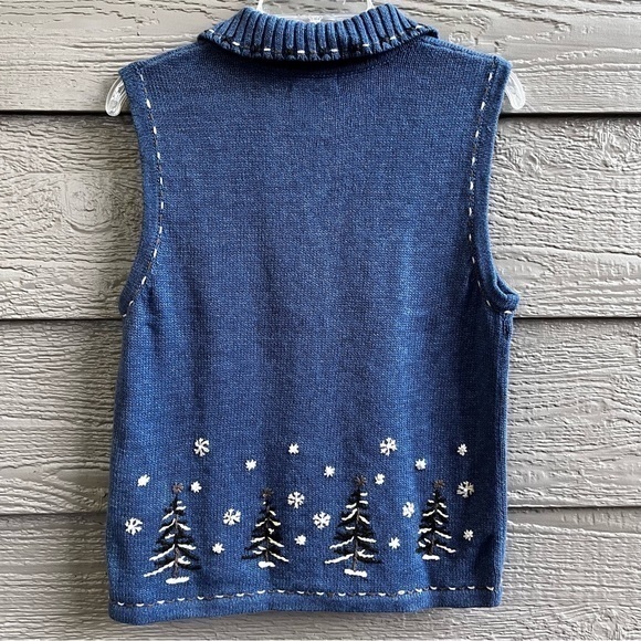 Christopher & Banks Hand Embroided Cotton Vest Women’s Small Blue Xmas Trees - Picture 3 of 6